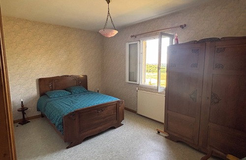 Angoisse House | Come to ANGOISSE in a quiet house with many activities around.