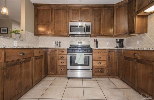 Scenic Heights House | Come to Pensacola White Sand beaches, in a great location 🏚️