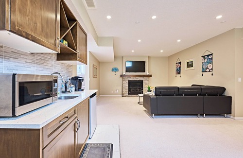 Northwest Calgary House | come to Valley Ridge, Calgary’s closest community to Banff, Camore, and Cochrane