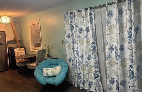 St. Petersburg Condo | Come watch the Dolphins play in Tampa Bay 2-bedroom condonSt Petersburg nnnpools