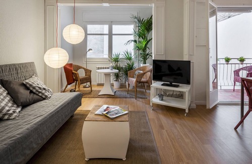 Sants Apartment | Comfortable 3-bedroom apartment with terrace, close to the center