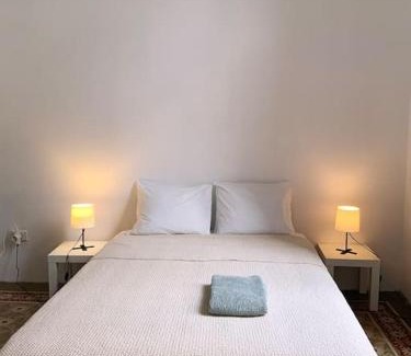 Vegueta Hotel | Comfortable Room in Historic Casa Quesada Shared House