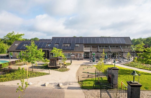 Witteveen House | Comfort 10-person bungalow in the holiday park Landal Orveltermarke