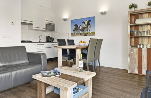Terherne House | Comfort 2-4 person bungalow in the holiday park Landal Oan 'e Poel