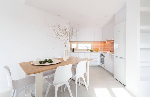 Drios Apartment | Comfort 2-Bedroom Upper Floor Apartment with SeaView By Triotissa Local Living C