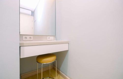 Cipulir Apartment | Comfort 2BR at Kebayoran Icon Apartment By Travelio