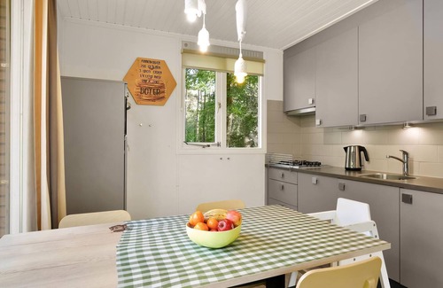 Eerbeek House | Comfort 4-person children's bungalow in the holiday park Landal Coldenhove