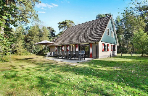 Eerbeek House | Comfort 4-person children's bungalow in the holiday park Landal Coldenhove