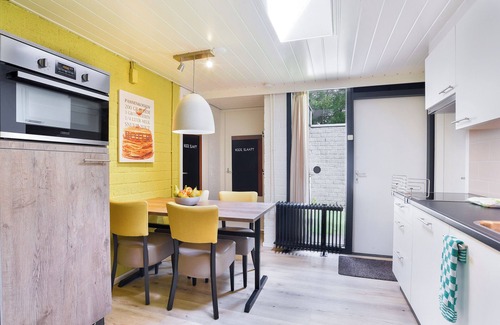 Hapert House | Comfort 4-person children's bungalow in the holiday park Landal Het Vennenbos