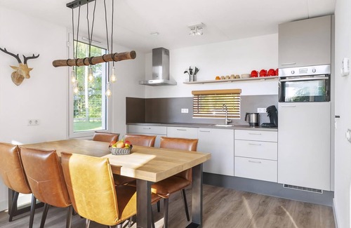 Krov House | Comfort 6-person bungalow - Extra accessible in the holiday park Landal Mont Royal