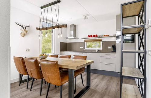 Krov House | Comfort 6-person bungalow in the holiday park Landal Mont Royal