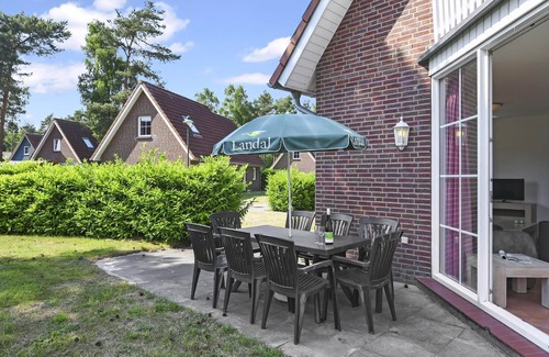 Dwergte House | Comfort 8-person bungalow in the holiday park Landal Dwergter Sand