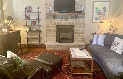 Comfort House | Comfort - 800 sq ft bungalow on High St.