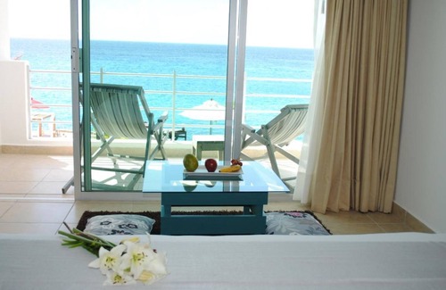 Zona Hotelera Norte House | Comfort and Convenience! Beach Access, Free Parking, Onsite Pool, Free Breakfast