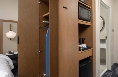 Florida City House | Comfort and Convenience! 4 Units Comes w/ Free Breakfast & Parking, Pets Allowed