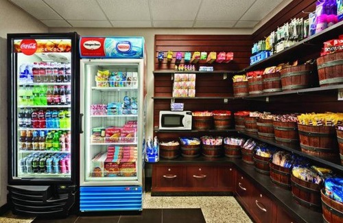 Fort Worth Hotel | Comfort and Convenience! 2 Convenient Units, Indoor Pool, Free Parking