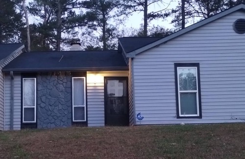 Church Street House | Comfort and Convenience!