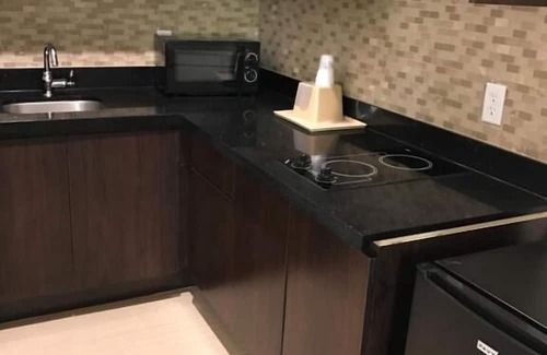 Spring Resort | Comfort and Convenience! Family-friendly Unit! Near TGR Exotics Wildlife Park