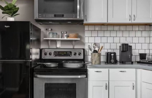 Near Northside House | Comfort and Cozy 1BR Getaway, WiFi, BBQ