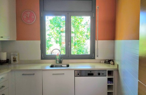 Palau-Saverdera Apartment | Comfort and Excellent Views on the Costa Brava