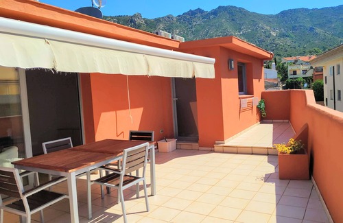 Palau-Saverdera Apartment | Comfort and Excellent Views on the Costa Brava