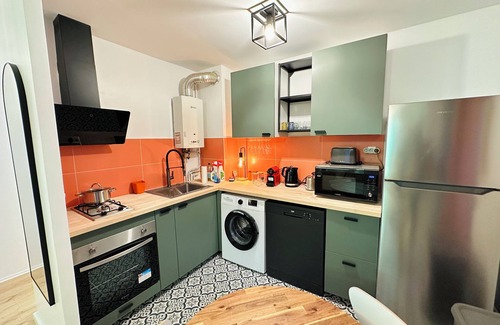 Domont Apartment | Comfort and greenery: modern 2-room apartment with parking in Domont