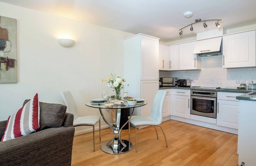 Paignton Apartment | Comfort and luxury in a sea front location with panoramic sea views.