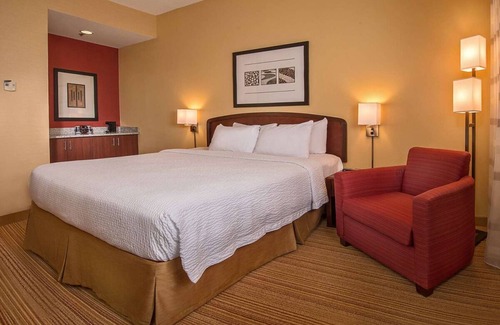 Durham Hotel | Comfort and Relaxation! Free Parking, Onsite Pool, Pet-friendly Property