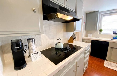 Greenbriar House | Comfort and Relaxation in Multi-Million $ area!