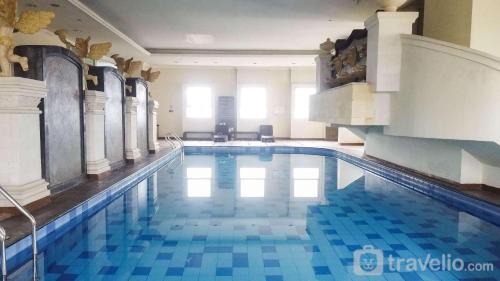 Kampung Bali Apartment | Comfort and Strategic 1BR at The Boulevard Apartment By Travelio