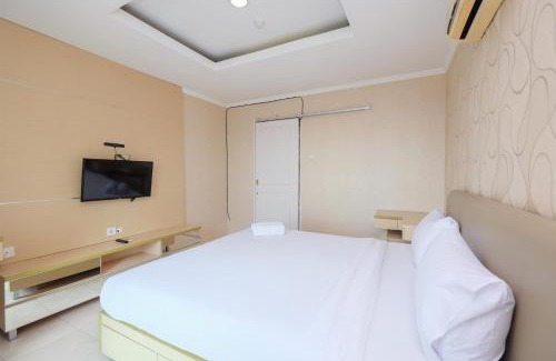 Kampung Bali Apartment | Comfort and Strategic 1BR at The Boulevard Apartment By Travelio