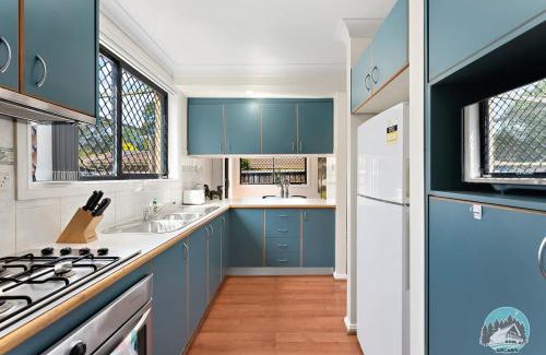 Ingleburn House | Comfort and Style 2-Bed Townhouse in Ingleburn