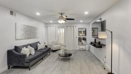 Camelback East House | Comfort and Style in the Phoenix Biltmore Area!