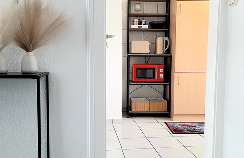 Neunkirchen Apartment | Comfort Apartment-up to 4 pers-Neunkirchen City-Parking lot-Garage-WiFi-Bathroom-Balcony