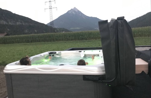 Imsterberg Apartment | Comfort apartment with outdoor whirlpool and barrel sauna