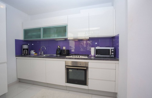 Vrpolje Apartment | Comfort Apartment with Terrace (5 - 6 Adults)