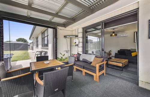 Mount Gambier House | Comfort behind Crouch In CBD, newly renovated, perfect for the family & pets