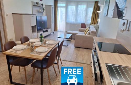 Sashalom Apartment | Comfort Budapest Apartment Romantic Balcony, FREE Parking