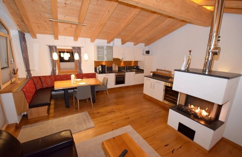 Emberg Ski Chalet | Comfort Chalet Mühle - SKI in/SKI out, Sauna-Jacuzzi - by "wachterhof"