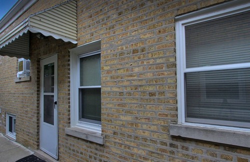 Jefferson Park Apartment | Comfort/Clean! Free Parking 15 min ORD/Downtown2