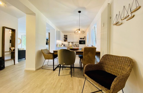 Sellin Apartment | Comfort close to the beach: "Weltenbummler" for max. 6 pers. WLAN, pets allowed.