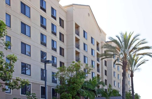 Anaheim Resort Resort | Comfort & Convenience: Budget Friendly Suite w/1BR & Kitchen - Free Breakfast