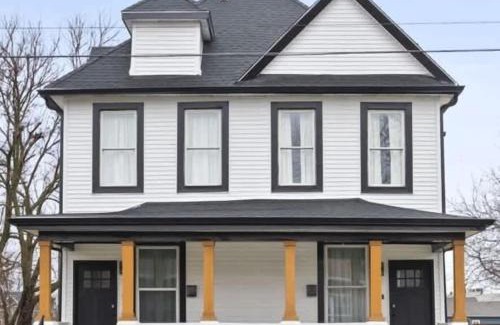 Holy Cross House | Comfort & Convenience in Circle City Family Home