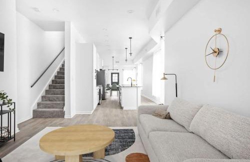 Holy Cross House | Comfort & Convenience in Circle City Family Home