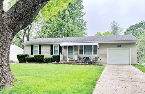 Gladstone House | Comfort & Convenience ~ 3 bed 1 bath Home