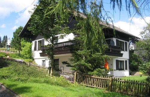 Neuastenberg Apartment | Comfortable 5-star apartment near the ski area