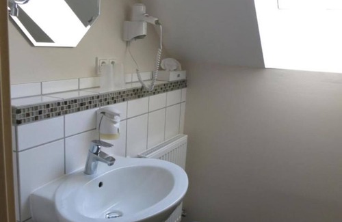Burgschwalbach Bed & Breakfast | Comfort double room 5 (room 5) - Gästehaus Auszeit
