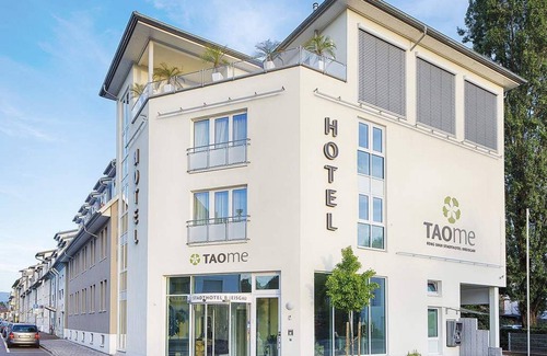 Emmendingen House | Comfort Double Room with Balcony - TAOme - Feng Shui Stadhotel Breisgau