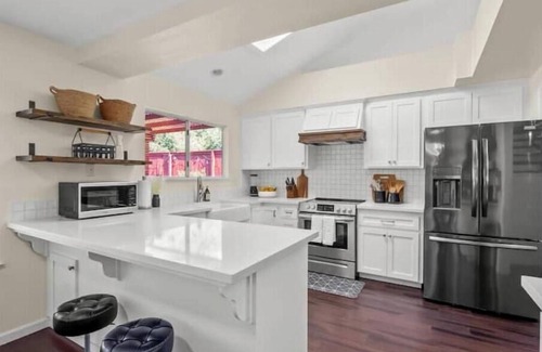 Raisin House | Comfort & Elegance: Fresno Edition