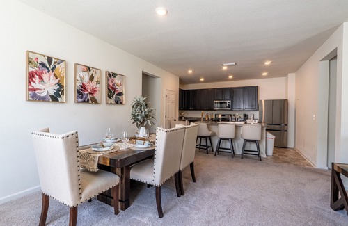 St. Johns House | Comfort Family Home - Tesla Charger, 4 BR, BBQ and Spacious Patio